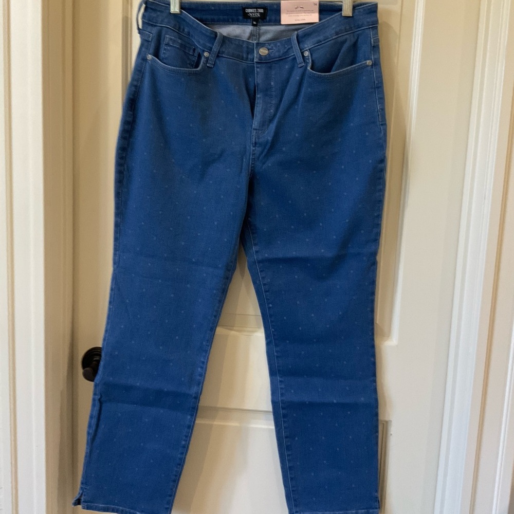 NWT Curves 360 NYDJ Ankle Capris